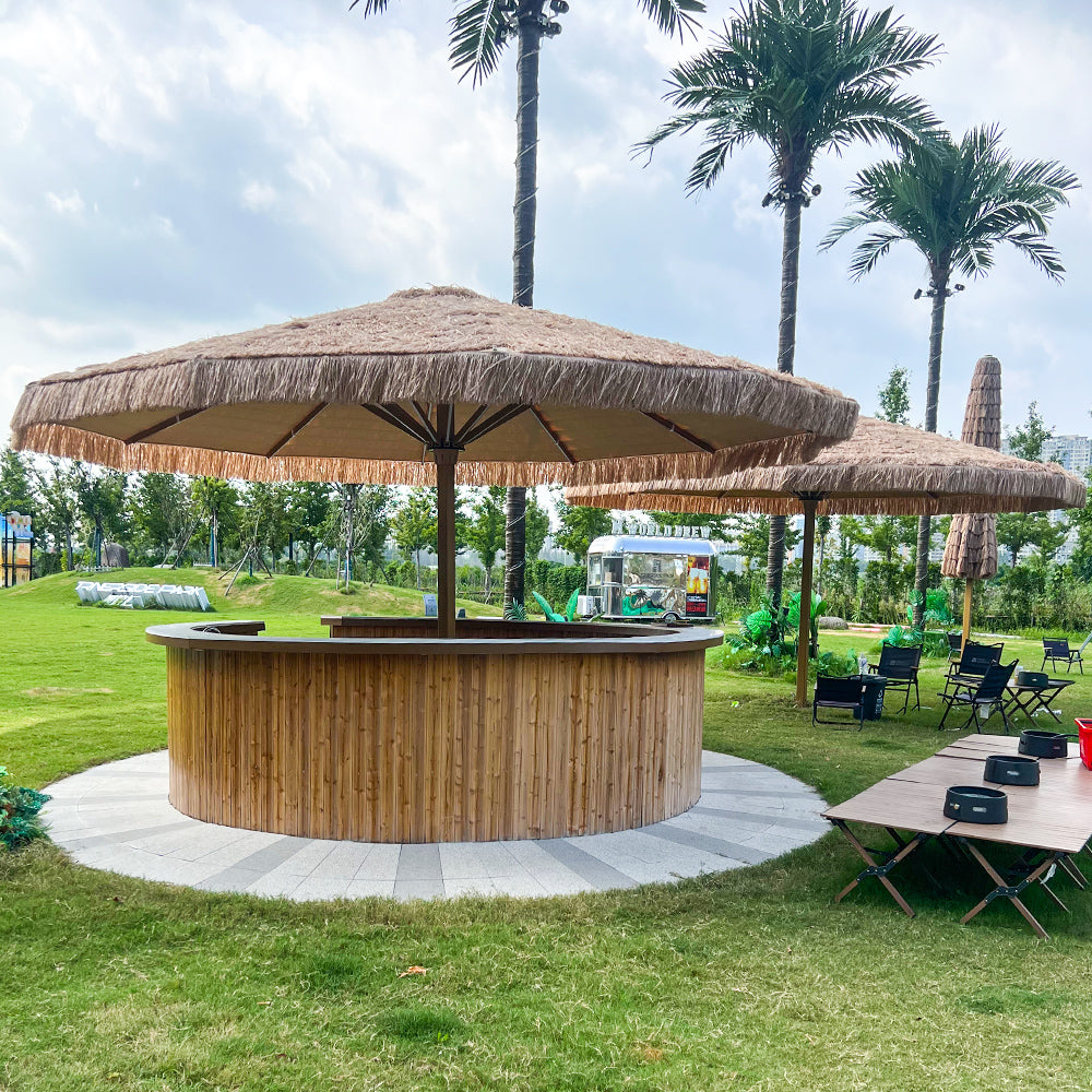 How the Thatched Starry Sky Umbrella Redefines Park Glamping？