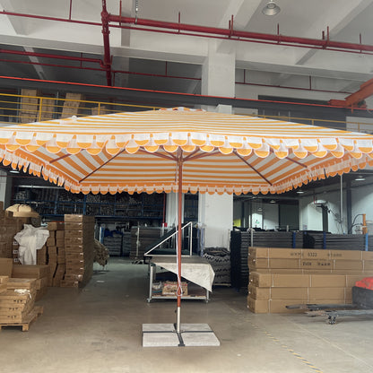 Tiltable Patio Umbrella with Wavy Edge